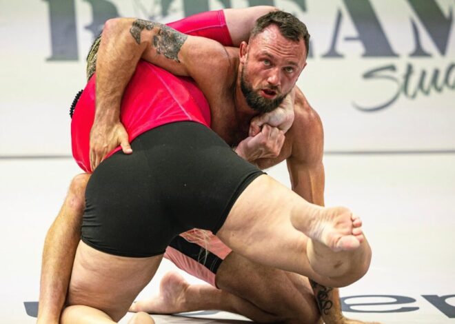 Las Vegas: polémica por el primer “combate intergénero” de MMA entre una brasileña y un australiano Las Vegas: polémica por el primer “combate intergénero” de MMA entre una brasileña y un australiano