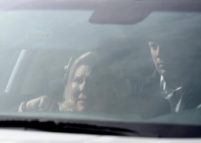 Carrió: "Santiago Caputo no quiere firmar porque está pensando en delinquir"