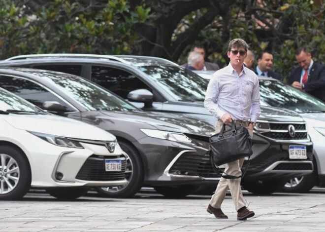 Santiago Caputo ordenó vender todos los terrenos del Estado y preparan un mega DNU