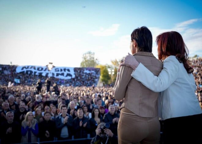 Mayra sumó a Cristina Kirchner a los festejos por los 358 años de Quilmes Mayra sumó a Cristina Kirchner a los festejos por los 358 años de Quilmes