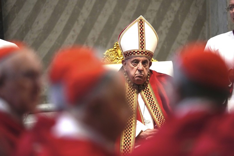 El Papa recibió a una víctima de Astiz y condenó la visita de diputados libertarios a los represores El Papa recibió a una víctima de Astiz y condenó la visita de diputados libertarios a los represores