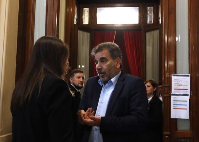 Macri en guerra, mandó a Ritondo a pedir informes sobre la SIDE de Santiago Caputo Macri en guerra, mandó a Ritondo a pedir informes sobre la SIDE de Santiago Caputo