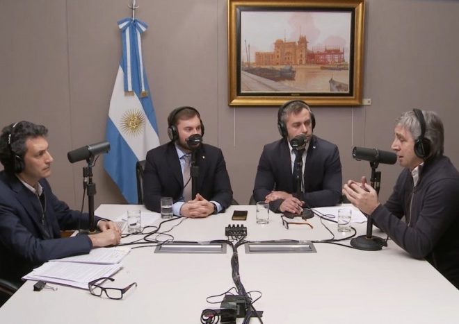 Con el aval de Caputo, los grandes estudios ganarán millones de dólares por "hacer los papeles" del RIGI