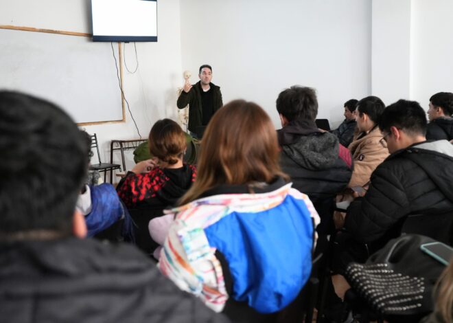 Capacitan a alumnos del profesorado de Educación Física para los Juegos Intercolegiales Deportivos