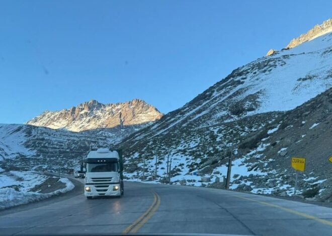 Nieve esquiva. Con pocos kilómetros de distancia, un centro de esquí cierra sus puertas y otro extiende su funcionamiento