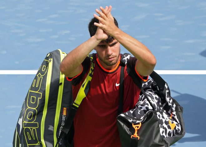 El descargo de Alcaraz tras romper su raqueta en el Masters 1000 de Cincinnati El descargo de Alcaraz tras romper su raqueta en el Masters 1000 de Cincinnati
