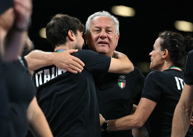 Julio Velasco escribe la historia del vóleibol de Italia en los Juegos Olímpicos: el humilde hacedor de una histórica medalla dorada Julio Velasco escribe la historia del vóleibol de Italia en los Juegos Olímpicos: el humilde hacedor de una histórica medalla dorada