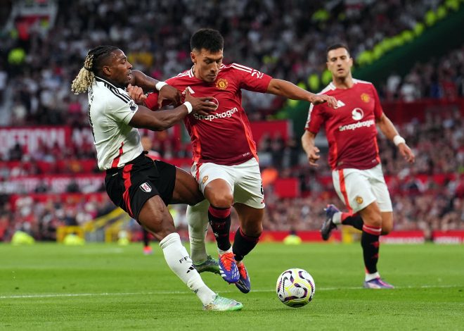 Lisandro Martínez se sacó de encima al musculoso Traoré, recibió la ovación de Old Trafford y luego explicó todo entre risas Lisandro Martínez se sacó de encima al musculoso Traoré, recibió la ovación de Old Trafford y luego explicó todo entre risas