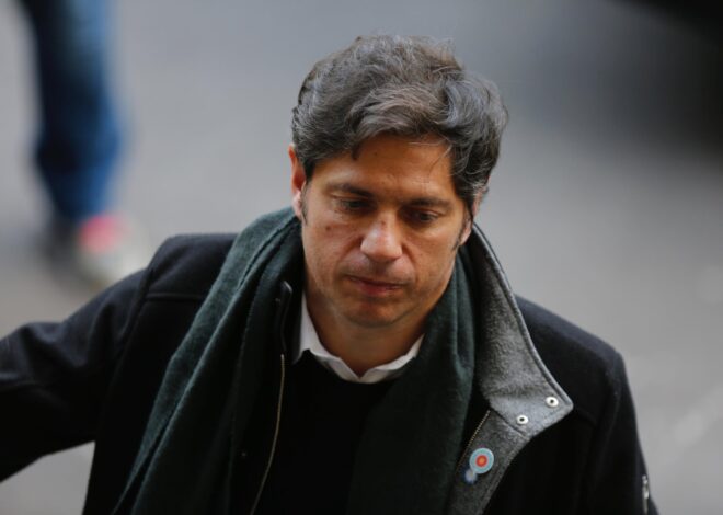 Denuncian que el gobierno bonaerense contrató a una cooperativa allanada por la Justicia en el escándalo de los guardapolvos para comprar 50.000 más Denuncian que el gobierno bonaerense contrató a una cooperativa allanada por la Justicia en el escándalo de los guardapolvos para comprar 50.000 más