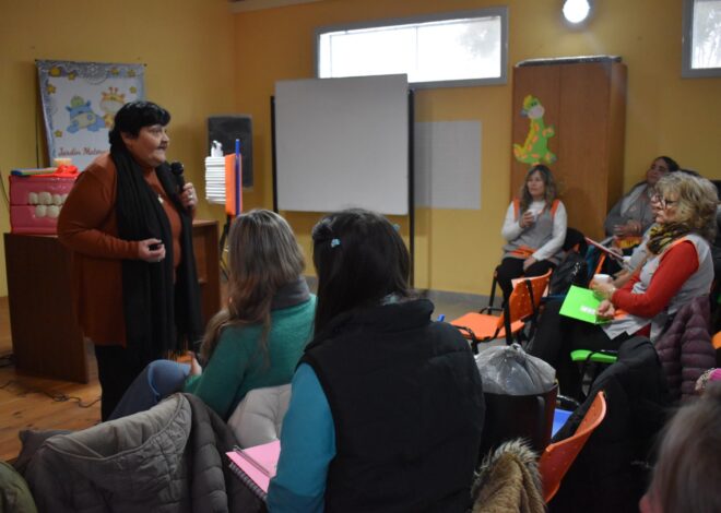 Personal de los CDI se capacitan en salud bucal infantil
