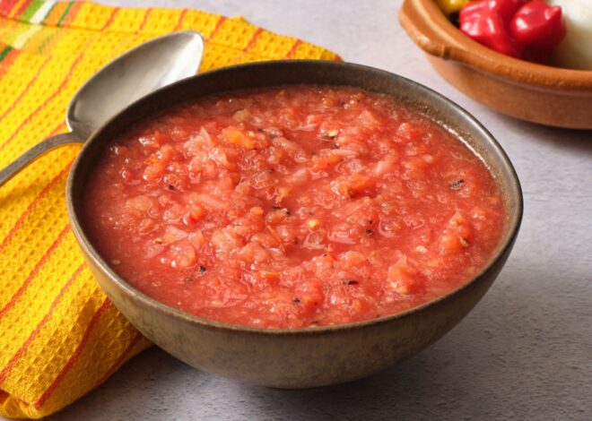 El sencillo truco para eliminar la acidez de la salsa de tomate