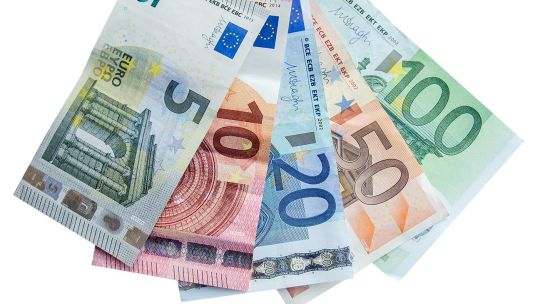 Euro hoy y euro blue hoy, EN VIVO: el minuto a minuto de la cotización de este lunes 19 de agosto de 2024