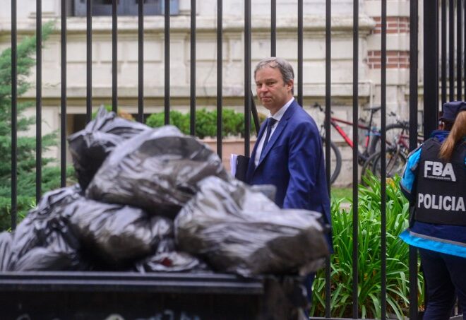 Cumbre de intendentes por la amenaza de Caputo de prohibir el cobro de tasas en las facturas de servicios Cumbre de intendentes por la amenaza de Caputo de prohibir el cobro de tasas en las facturas de servicios