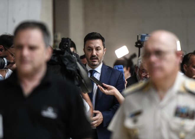 Otro cerrojo a la información pública: Defensa impone secreto militar a la compra de armas Otro cerrojo a la información pública: Defensa impone secreto militar a la compra de armas