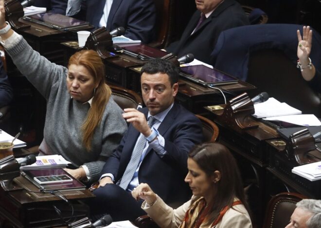 De Loredo evalúa una "insistencia parcial" contra el veto de Milei al aumento jubilatorio De Loredo evalúa una "insistencia parcial" contra el veto de Milei al aumento jubilatorio