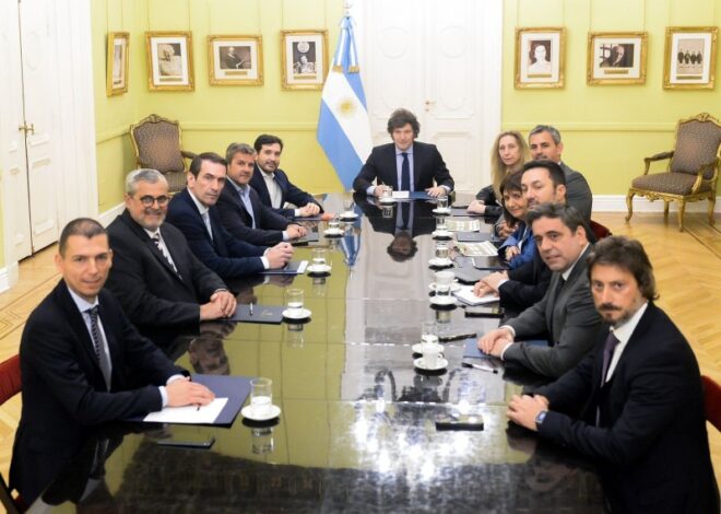 Milei sumó a cinco radicales para el veto a jubilados y la UCR quedó al borde de la ruptura Milei sumó a cinco radicales para el veto a jubilados y la UCR quedó al borde de la ruptura