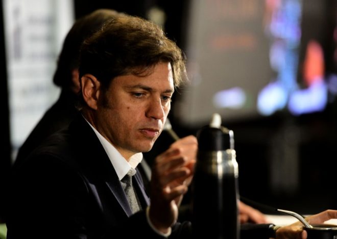 Kicillof enfrenta a Caputo y dejará que los intendentes incluyan tasas en las facturas de servicios Kicillof enfrenta a Caputo y dejará que los intendentes incluyan tasas en las facturas de servicios