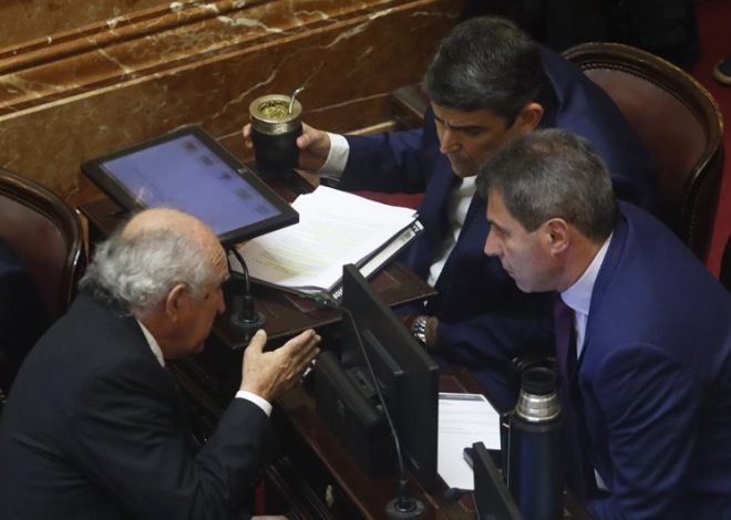 Fuerte derrota de Santiago Caputo: El peronismo y la UCR anularon el decreto de los fondos reservados de la SIDE