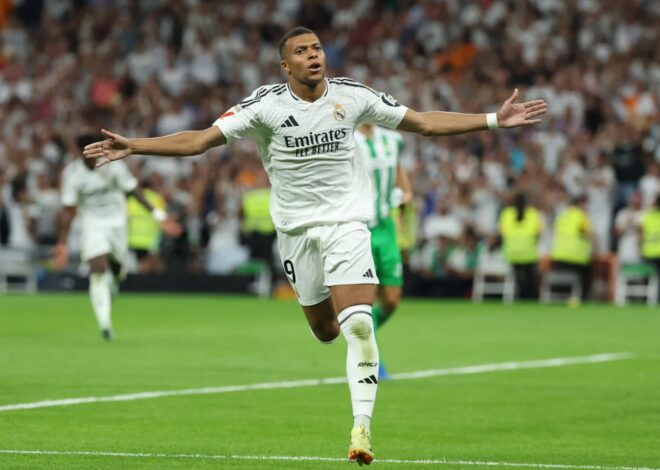 Kylian Mbappé anotó sus primeros dos goles con el Real Madrid en LaLiga, silenciando así las críticas que comenzaban a surgir. Video Kylian Mbappé marcó sus primeros dos goles para Real Madrid en LaLiga y acalló las incipientes críticas