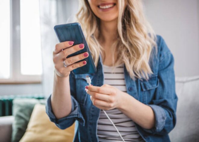 Cuánto consume de electricidad el cargador de celular cuando está enchufado sin el teléfono