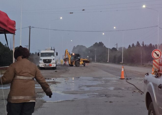 Autopista Rosario-Buenos Aires: corte total del tránsito por la fuga de ácido de un camión cisterna Autopista Rosario-Buenos Aires: corte total del tránsito por la fuga de ácido de un camión cisterna