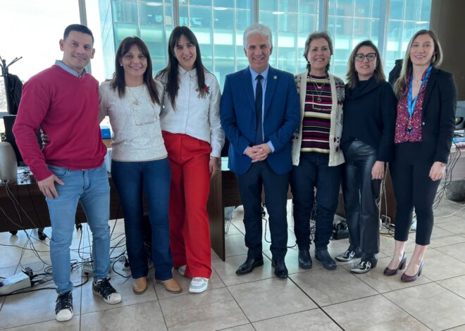 El Gobernador visitó a empleados públicos El Gobernador visitó a empleados públicos