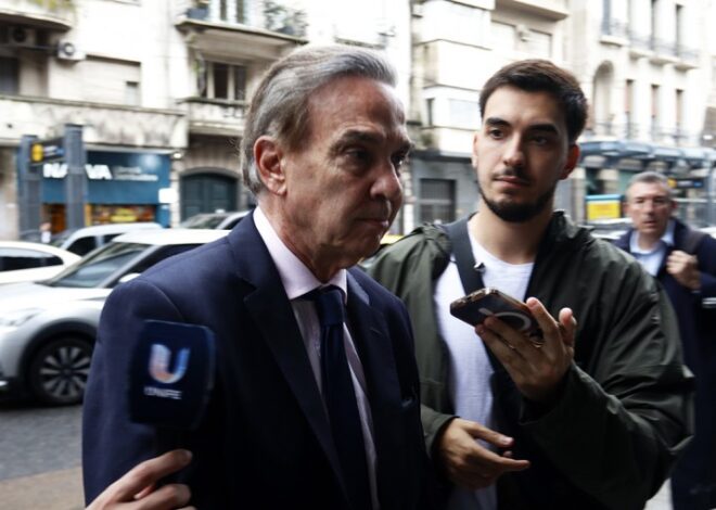 Pichetto le respondió a Milei: "El crawling peg de Caputo se parece mucho a la tablita de Martínez de Hoz" Pichetto le respondió a Milei: "El crawling peg de Caputo se parece mucho a la tablita de Martínez de Hoz"