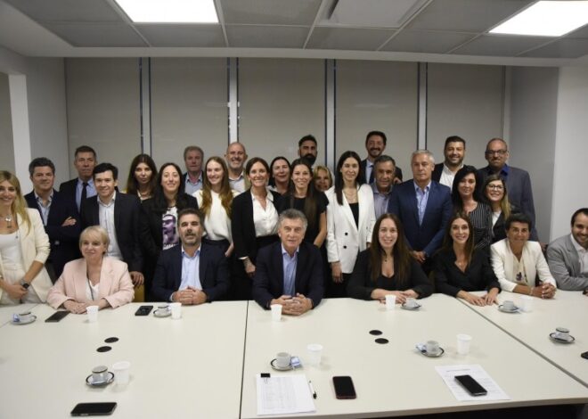 Macri reunió a los diputados del PRO: "El gobierno es un quilombo"