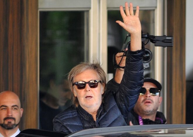 Paul McCartney saludó a sus fans antes de salir hacia el Monumental para su primer recital