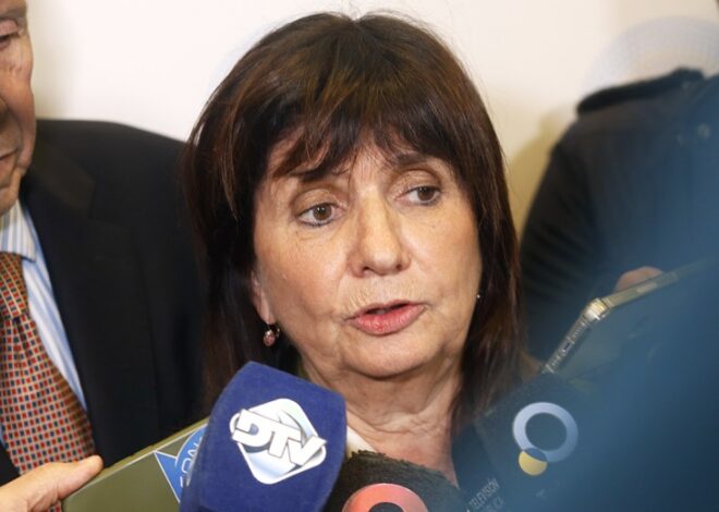 Bullrich quiso justificar el papelón: "el talco se confunde con cocaína"