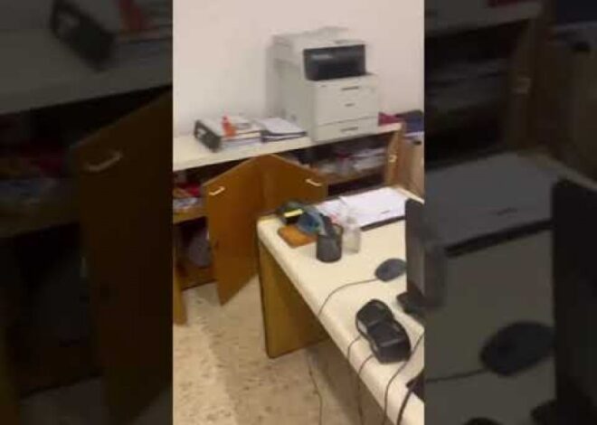 Desconocidos atacaron la sede la UCR y destrozaron la oficina de Lousteau