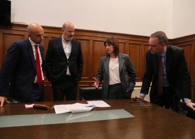 El Gobierno desregula el servicio de rampas en los aeropuertos para desguazar Intercargo