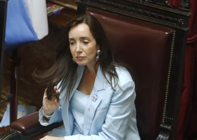 Milei atacó a Villarruel por no frenar el aumento de los senadores y la vice lo trató de ignorante Milei atacó a Villarruel por no frenar el aumento de los senadores y la vice lo trató de ignorante