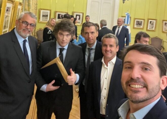 Estalló la interna radical tras el encuentro con Milei: "Les empaparon las medias de tanto succionarla"