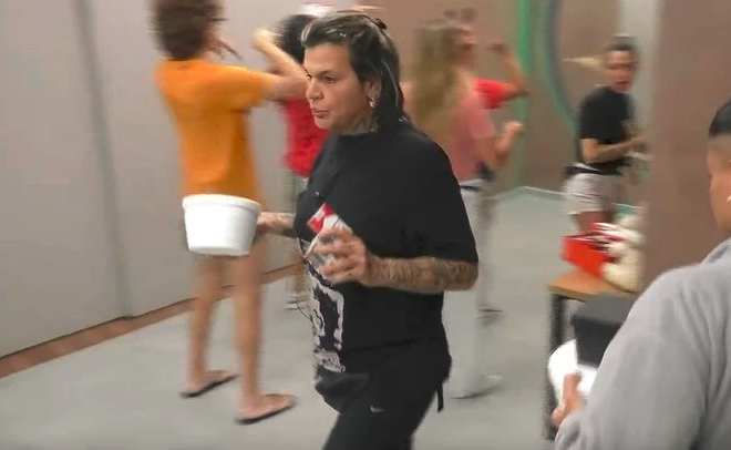 Video: El inesperado truco de Sandra para conseguir cigarrillos y no abandonar Gran Hermano imagen