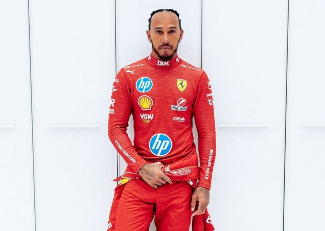 La primera imagen de Lewis Hamilton vestido de Ferrari La primera imagen de Lewis Hamilton vestido de Ferrari