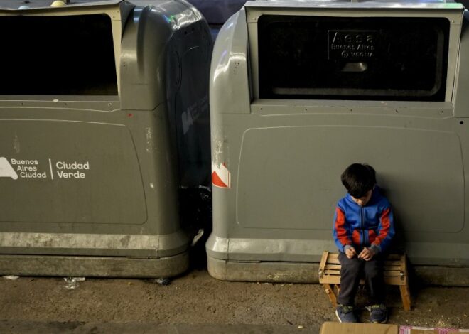 Un millón de niños se van a dormir sin comer mientras las lácteas tiran la leche por falta de ventas Un millón de niños se van a dormir sin comer mientras las lácteas tiran la leche por falta de ventas