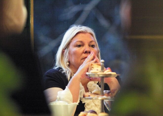 Carrió destrozó a los Milei por la estafa cripto: "son marginales y la cajera es Karina" Carrió destrozó a los Milei por la estafa cripto: "son marginales y la cajera es Karina"