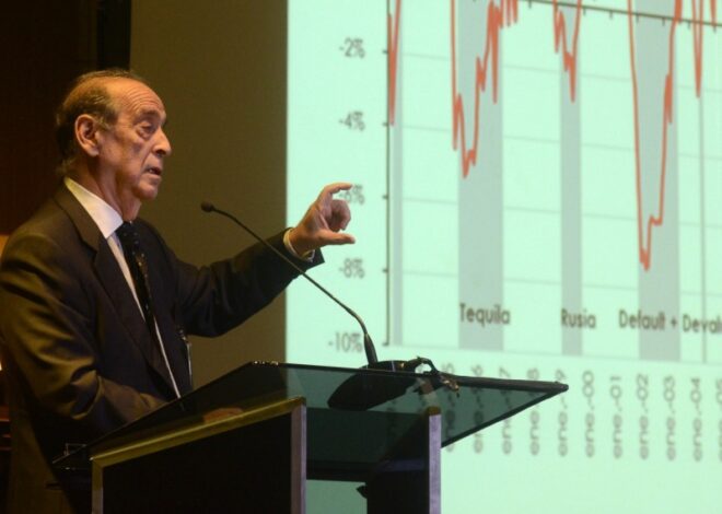 Arriazu blanquea que el Fondo le pide a Milei que devalúe