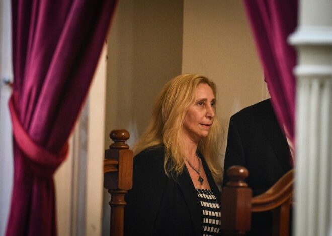 Karina desconfía del buen diálogo de Santiago Caputo con Clarín