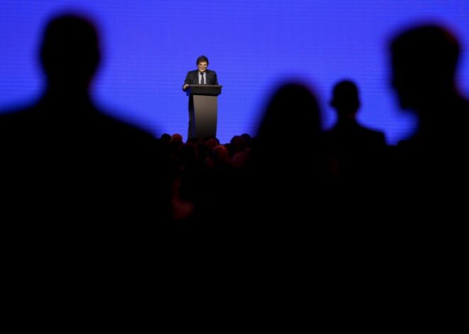 El rechazo a la gestión de Milei roza el 60% y la mayoría desaprueba el acuerdo con el FMI