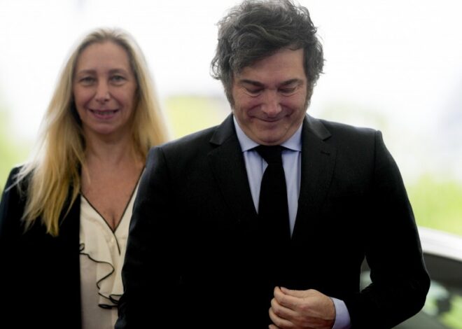 Milei no quiere ir a Bahía Blanca por temor a escraches y los manda de nuevo a Bullrich y Petri Milei no quiere ir a Bahía Blanca por temor a escraches y los manda de nuevo a Bullrich y Petri