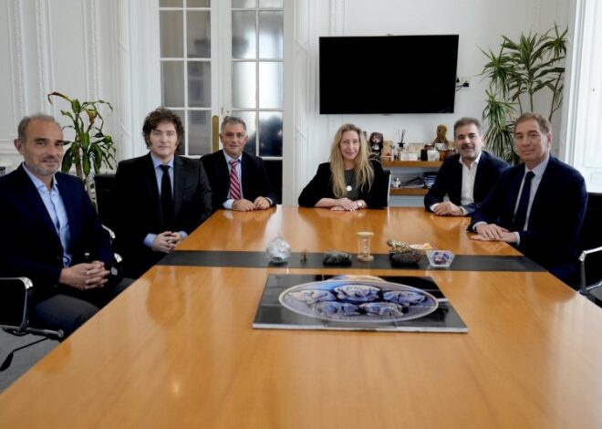 Karina minimizó a Milei y excluyó a Santiago Caputo de una foto con Ritondo y Santilli Karina minimizó a Milei y excluyó a Santiago Caputo de una foto con Ritondo y Santilli