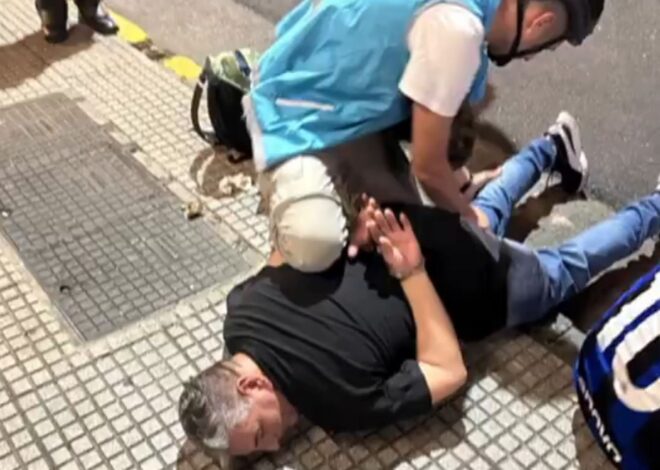 Detuvieron al acusado de haber agredido a un periodista cuando estaba por finalizar la marcha Detuvieron al acusado de haber agredido a un periodista cuando estaba por finalizar la marcha