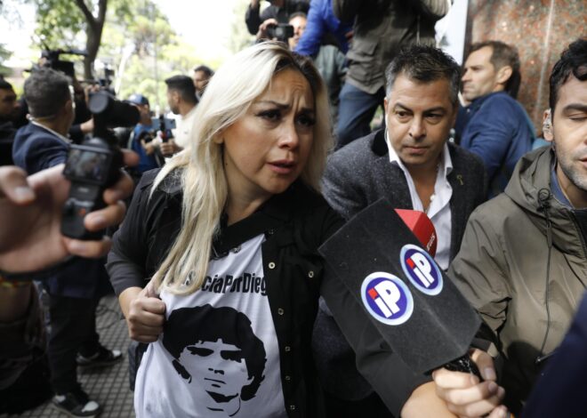 Juicio por la muerte de Maradona. Tensión en los tribunales de San Isidro en el cruce entre querellantes y acusados Juicio por la muerte de Maradona. Tensión en los tribunales de San Isidro en el cruce entre querellantes y acusados