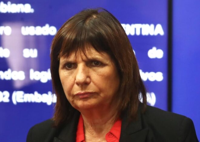 Patricia Bullrich dijo que los manifestantes que se enfrentaron con la policía en el Congreso fueron “preparados para matar” Patricia Bullrich dijo que los manifestantes que se enfrentaron con la policía en el Congreso fueron “preparados para matar”