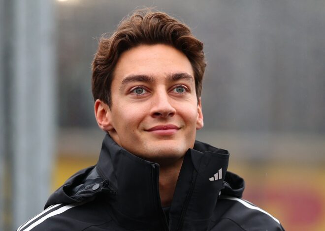 Russell presenta un casco especial para el GP de China de F1