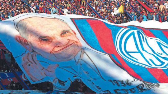 Ni con Francisco en el cielo: San Lorenzo cayó ante Central y exacerbó la bronca de sus hinchas Ni con Francisco en el cielo: San Lorenzo cayó ante Central y exacerbó la bronca de sus hinchas