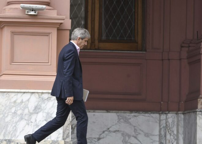 A Caputo le quedan USD 5.000 millones para frenar la corrida A Caputo le quedan USD 5.000 millones para frenar la corrida