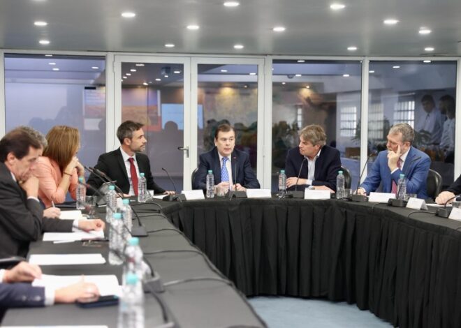 Los gobernadores empiezan a reunirse en el CFI enojados con la Rosada porque cortó los fondos para las provincias